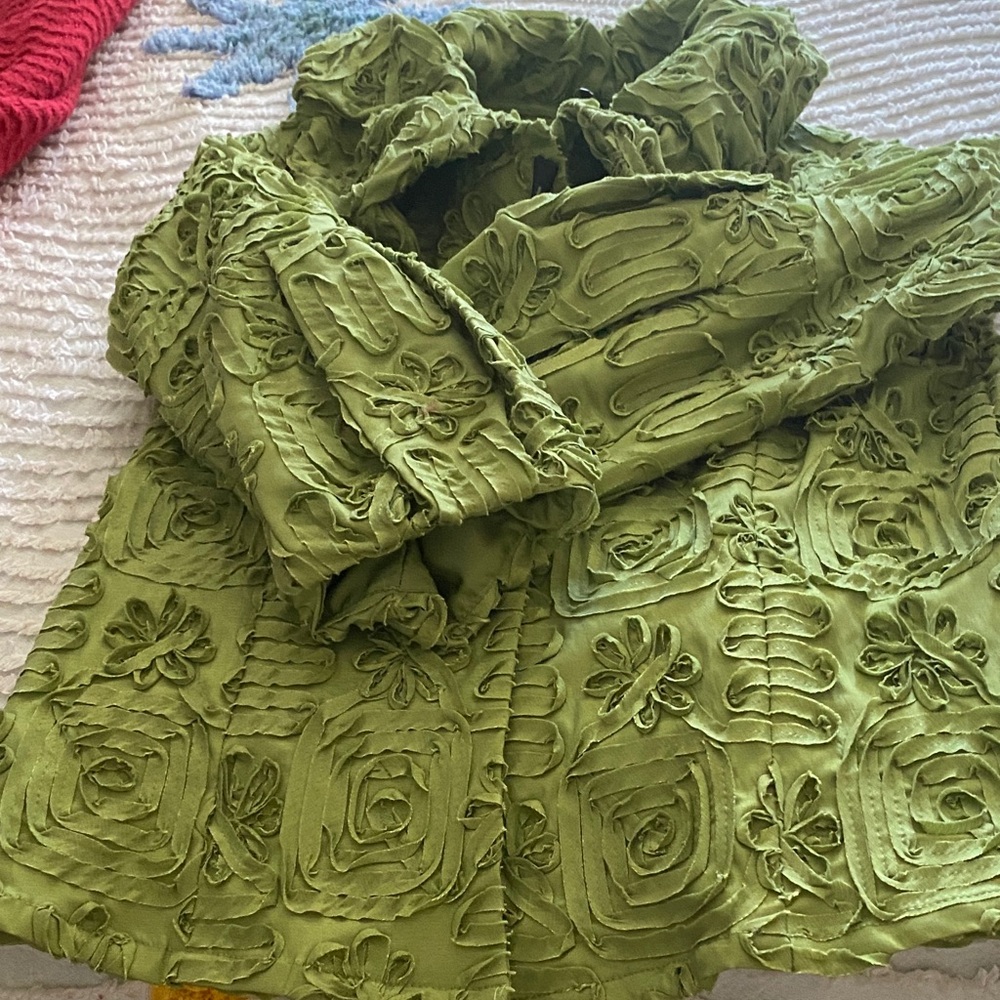 Olive Embossed Women's Puffer Jacket